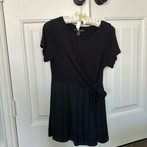 A Pea in the Pod Black Side Knot Babydoll Maternity Top